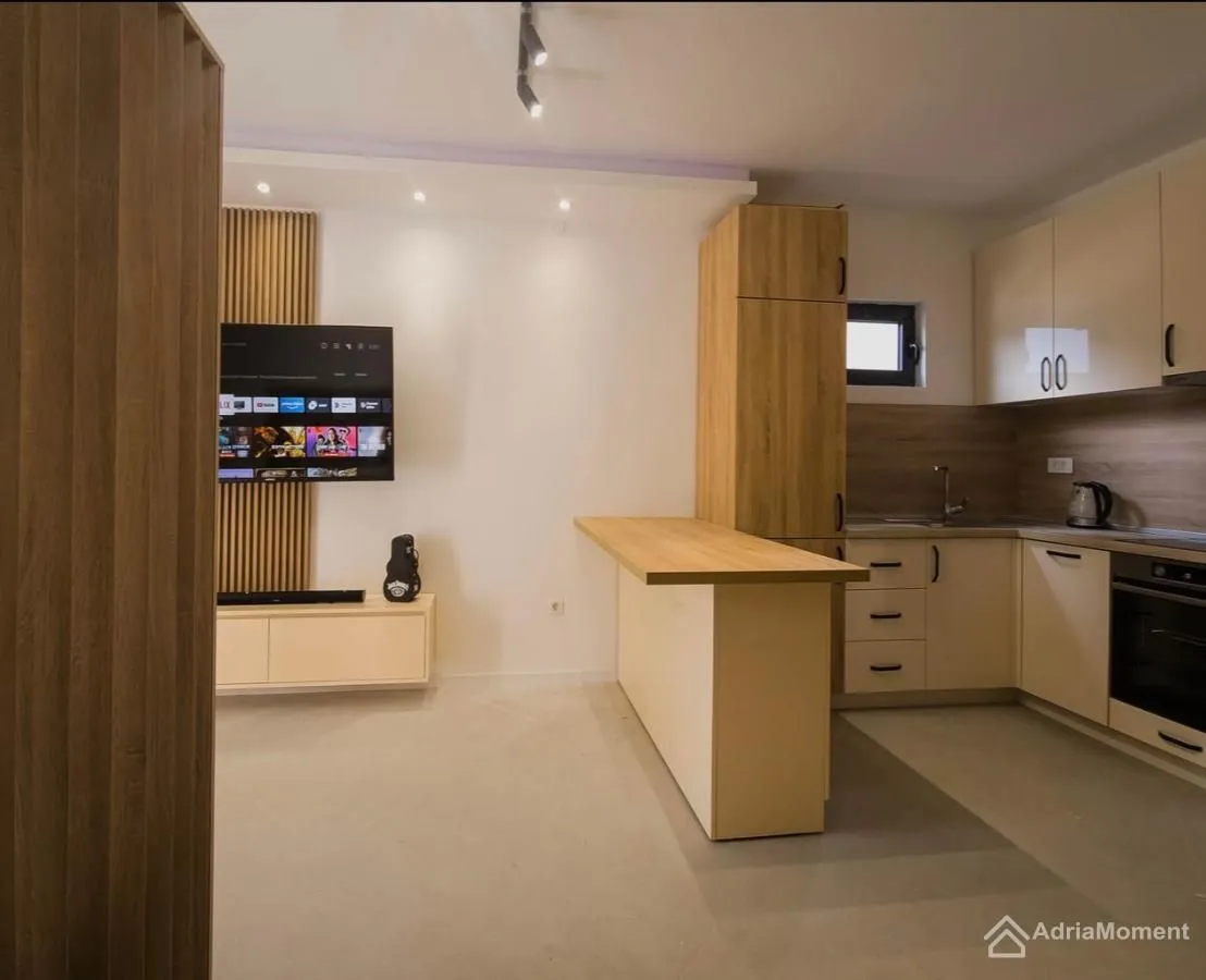 Prodaja, garsonjera, 46m², Dobrota, Kotor