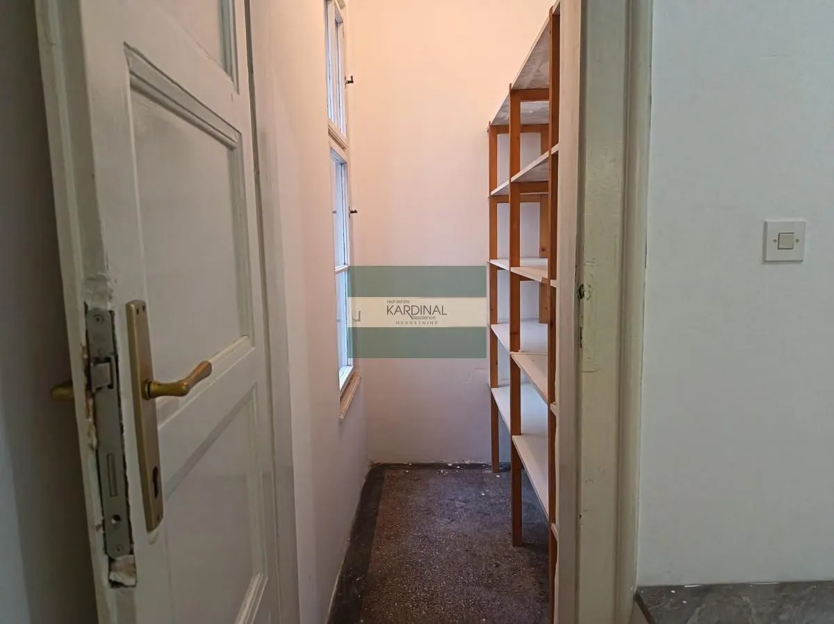 Izdavanje, četvorosoban stan, 93m², Centar, Novi Sad