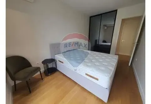 Izdavanje, dvosoban stan, 80m², Kruševac, Podgorica - image 14