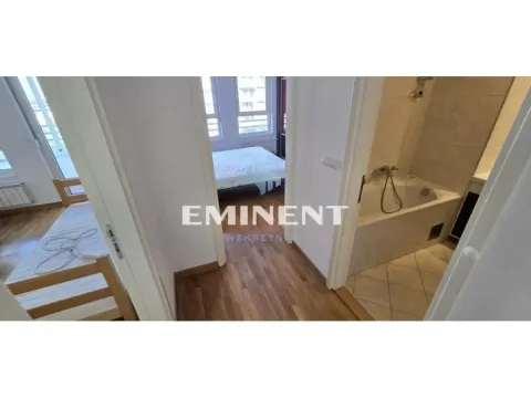 Izdavanje, trosoban stan, 102m², Novi Beograd Blok 67, Novi Beograd Sve Podlokacije - image 12