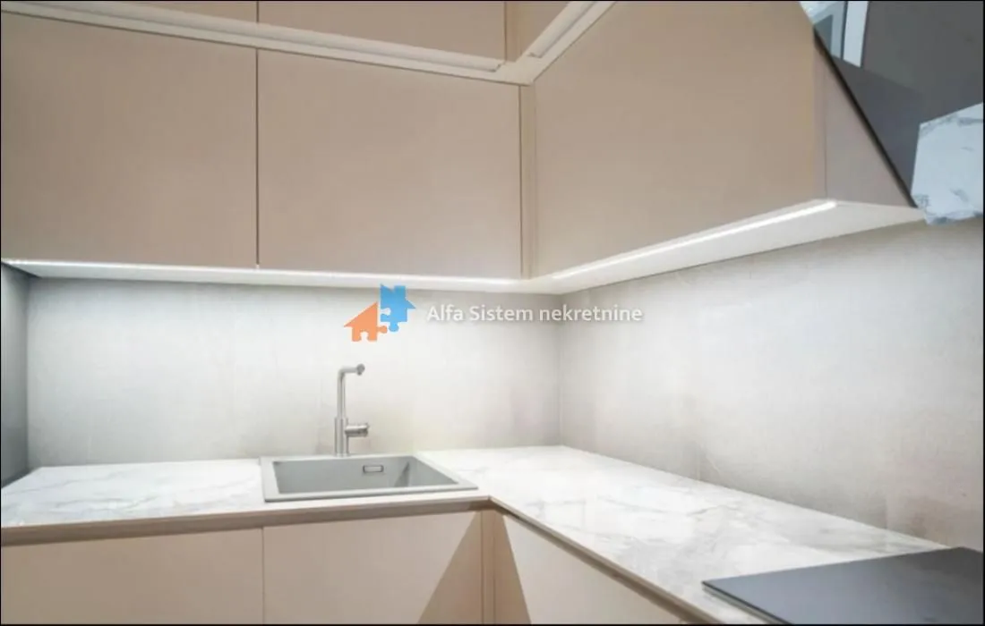 Rent, four bedroom apartment, 103m², Stari Grad, Beograd