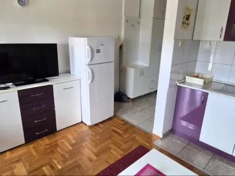 Rent, studio apartment, 27m², Bulevar patrijarha Pavla, Novi Sad Sve Podlokacije - image 5