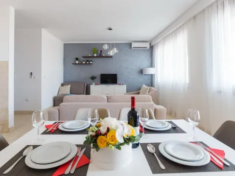 Prodaja, jednosoban stan, 72m², Bečići, Budva - image 24