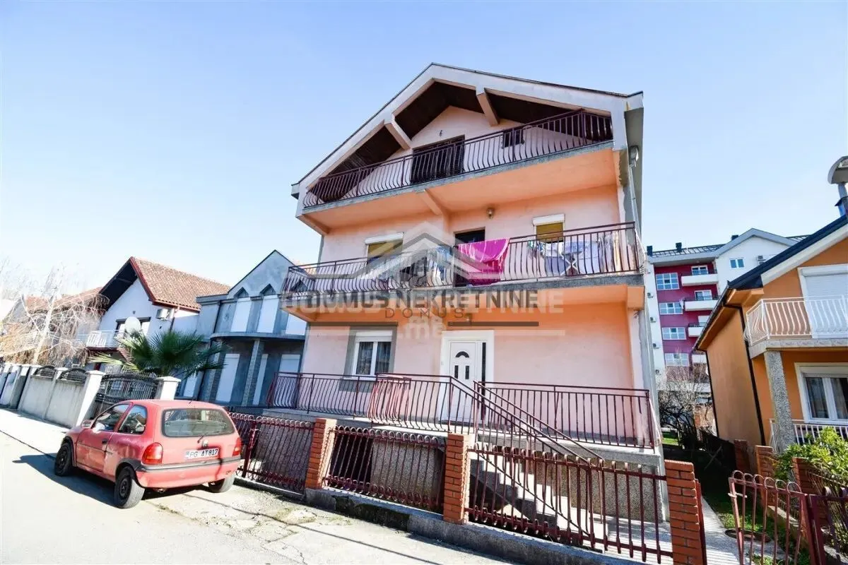 Prodaja, kuća, 230m², Stari Aerodrom, Podgorica