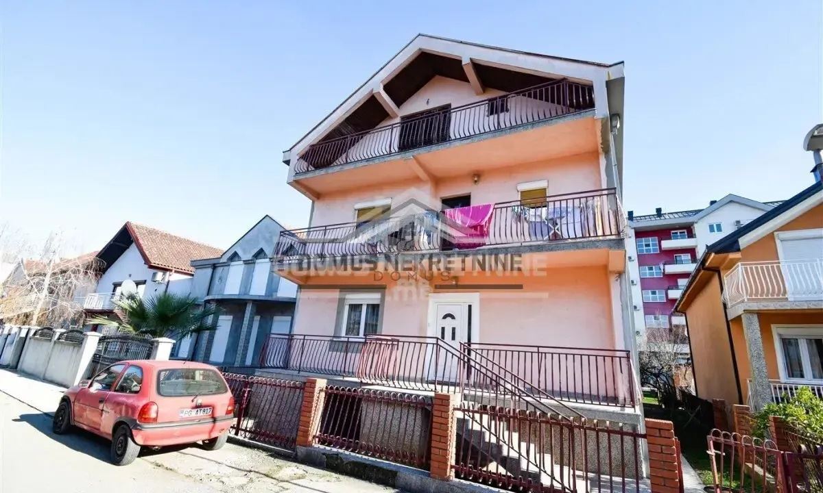 Sale, house, 230m², Stari Aerodrom, Podgorica