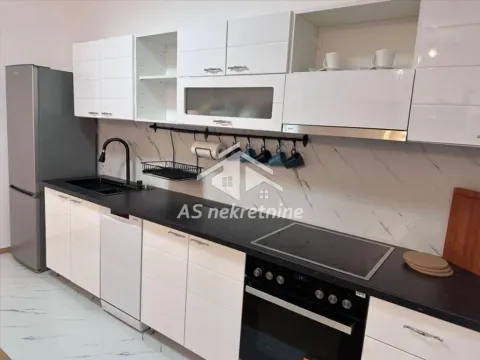 Izdavanje, trosoban stan, 79m², Savski Venac, Beograd - image 4