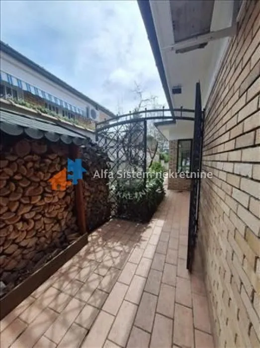 Rent, house, 300m², Čukarica, Beograd