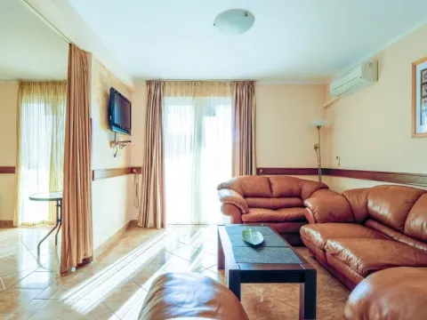 Sale, hospitality venue, 1256m², Podkošljun, Budva - image 12