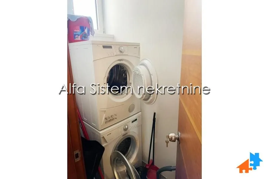 Izdavanje, četvorosoban stan, 118m², Vračar Hram, Vračar Sve Podlokacije