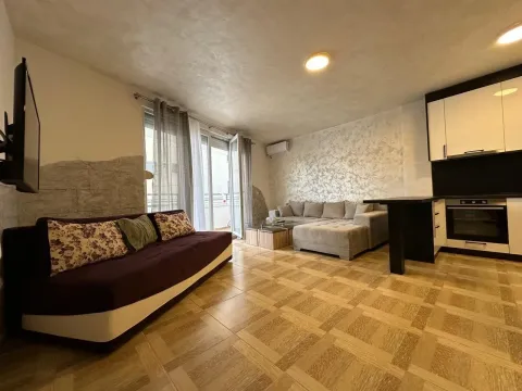 Izdavanje, jednosoban stan, 42m², Bečići, Budva - image 3