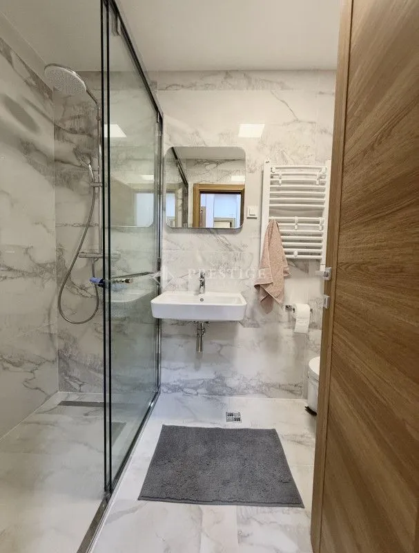 Izdavanje, jednosoban stan, 46m², City Kvart, Podgorica