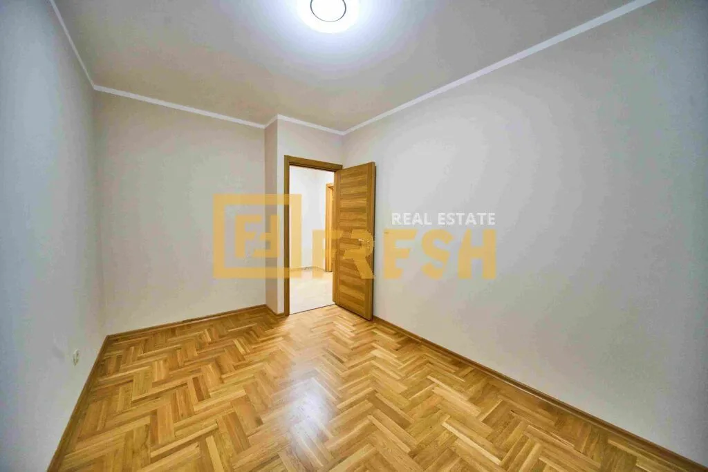 Prodaja, trosoban stan, 112m², Stari Aerodrom, Podgorica