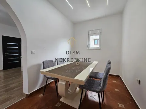 Rent, three bedroom apartment, 120m², Centar, Bar - image 11