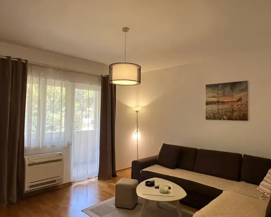 Izdavanje, stan, 68m², Tivat, Crna Gora