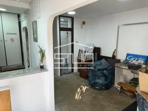 Izdavanje, poslovni prostor, 22m², Banovo Brdo, Beograd - image 2