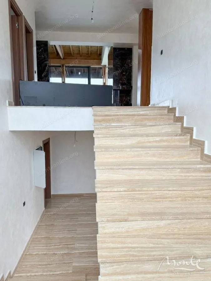 Prodaja, kuća, 1283m², Motički gaj, Žabljak