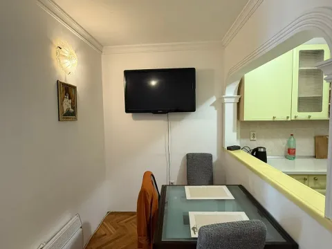 Rent, one bedroom apartment, 38m², Budva, Crna Gora - image 1