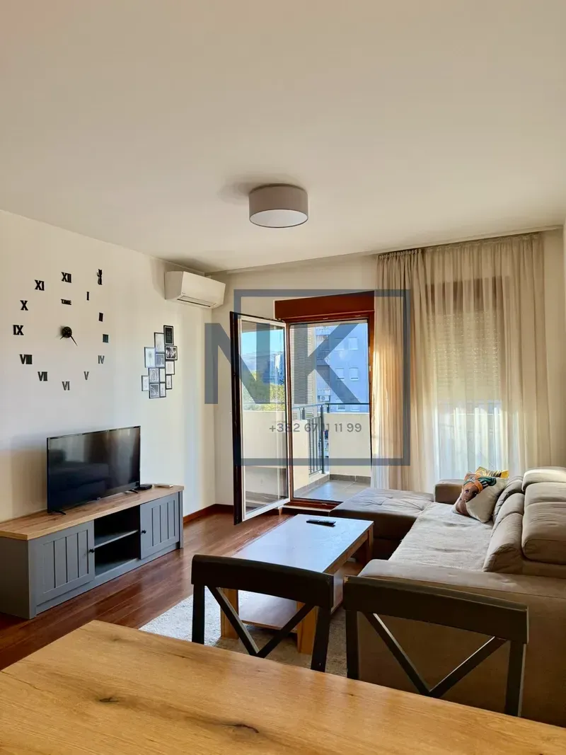Izdavanje, jednosoban stan, 50m², Master Kvart, Podgorica
