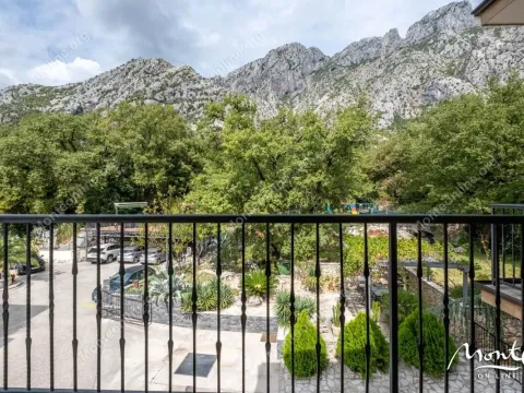 Prodaja, kuća, 428m², Orahovac, Kotor - image 26