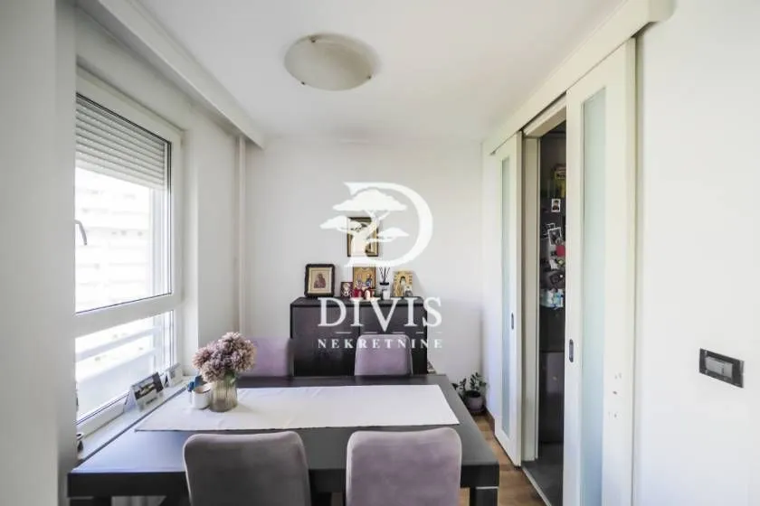 Prodaja, dvosoban stan, 60m², Belvil, Beograd