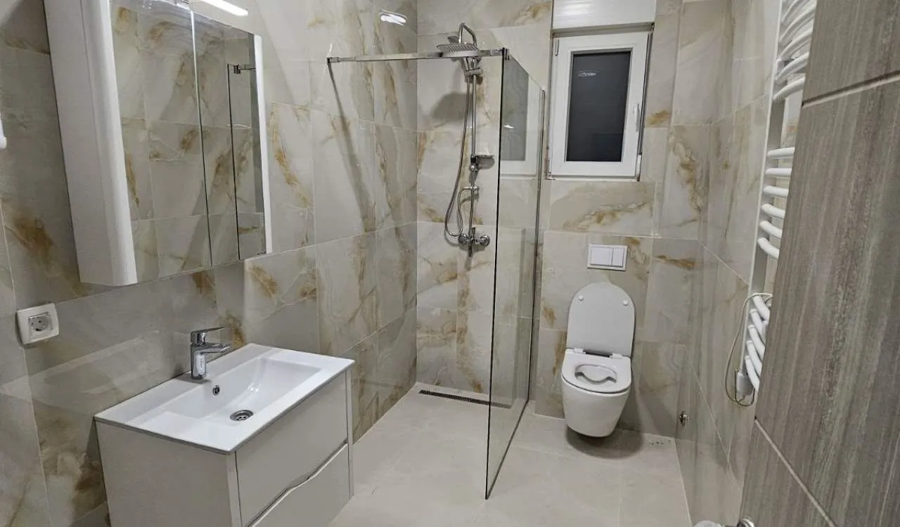 Prodaja, dvosoban stan, 70m², Đenovići, Herceg Novi