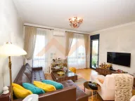 Izdavanje, dvosoban stan, 75m², City Kvart, Podgorica - image 1