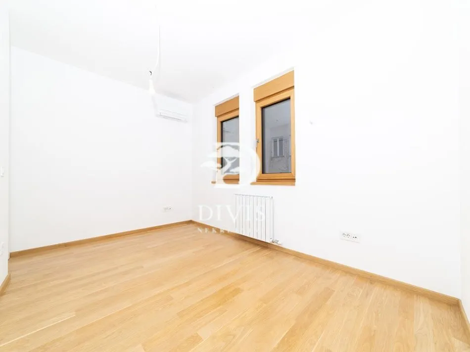 Sale, apartment, 73m², Neimar, Vračar Sve Podlokacije