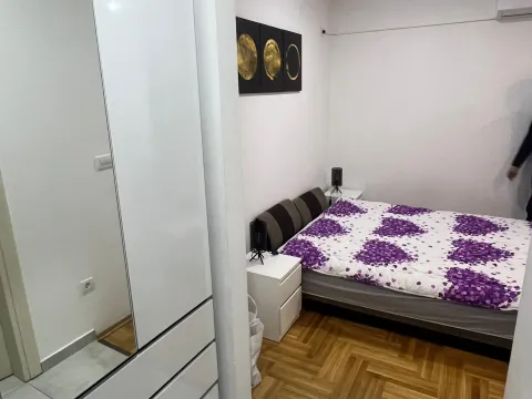 Stan-na-dan, jednosoban stan, 25m², Centar, Cetinje - image 1