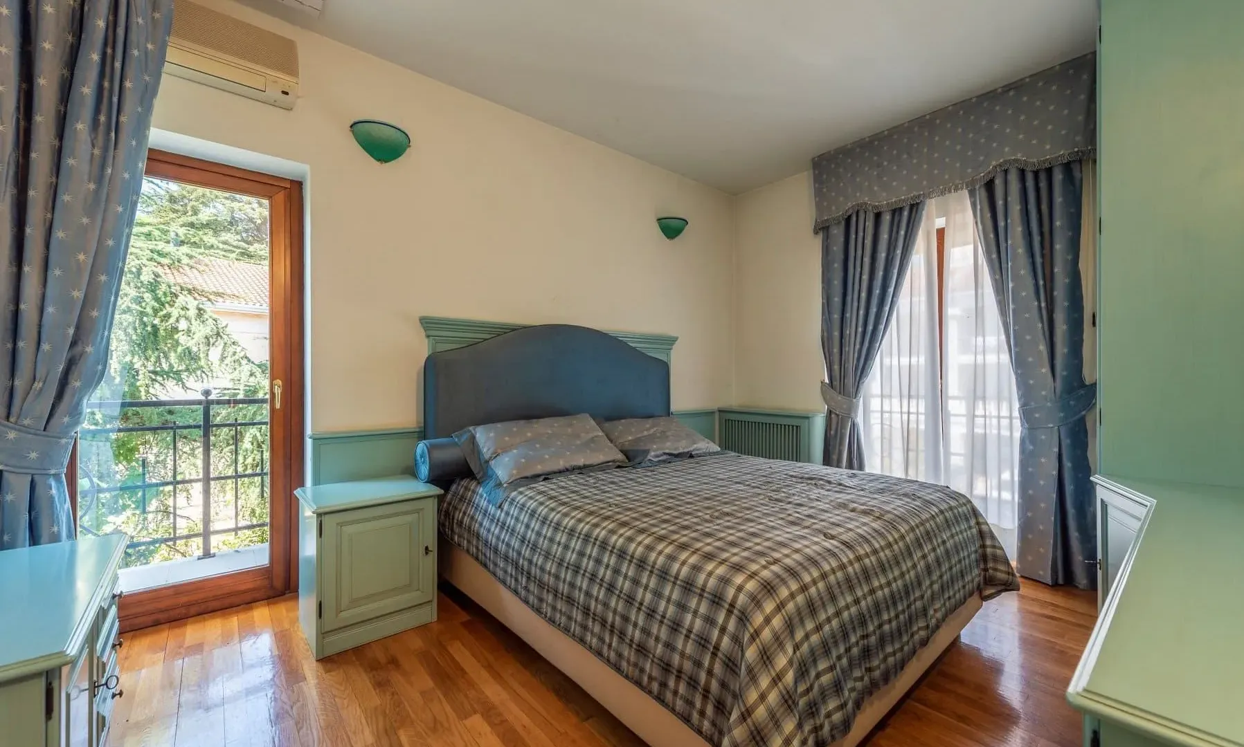 Prodaja, kuća, 670m², Gorica C, Podgorica