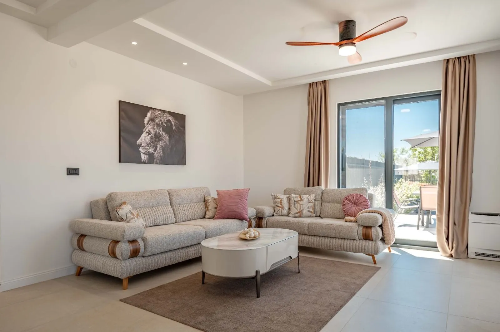 Prodaja, kuća, 318m², Reževići, Budva