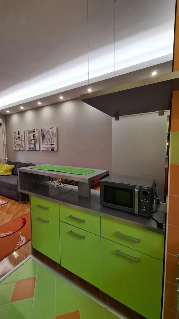 Izdavanje, jednosoban stan, 40m², Stari Grad, Beograd