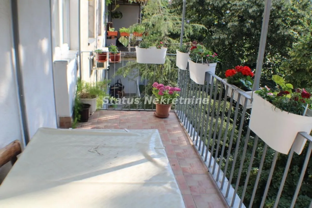 Prodaja, dvosoban stan, 77m², Grbavica, Novi Sad Sve Podlokacije