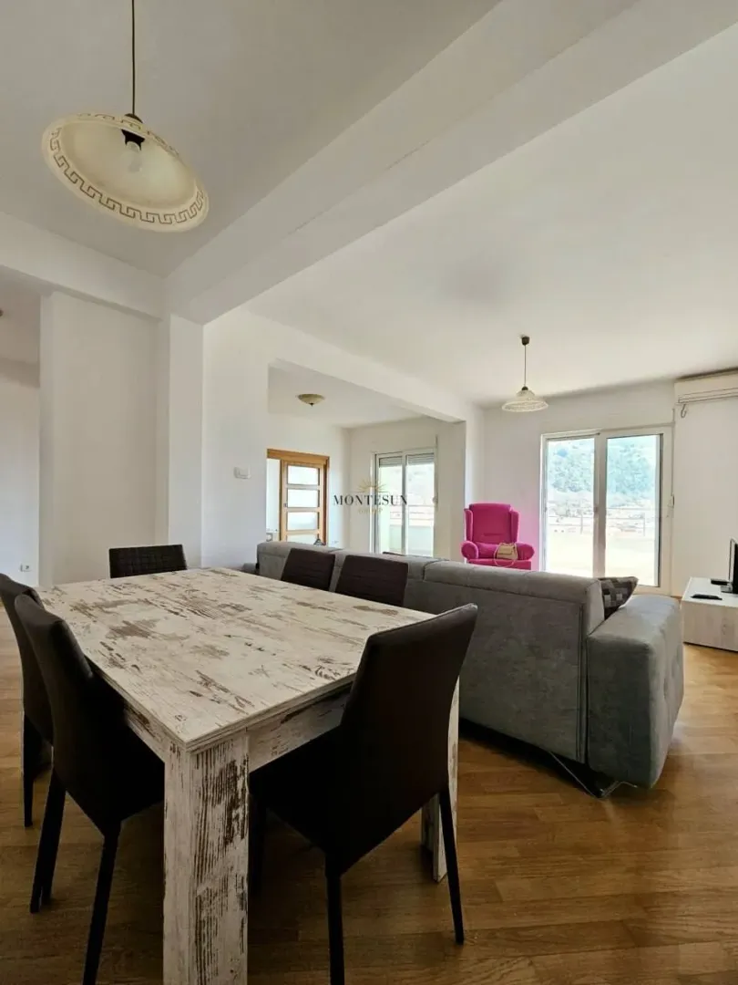 Rent, three bedroom apartment, 140m², Centar, Budva