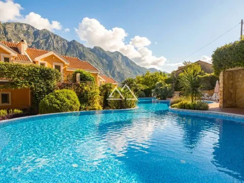Prodaja, trosoban stan, 129m², Orahovac, Kotor - image 3