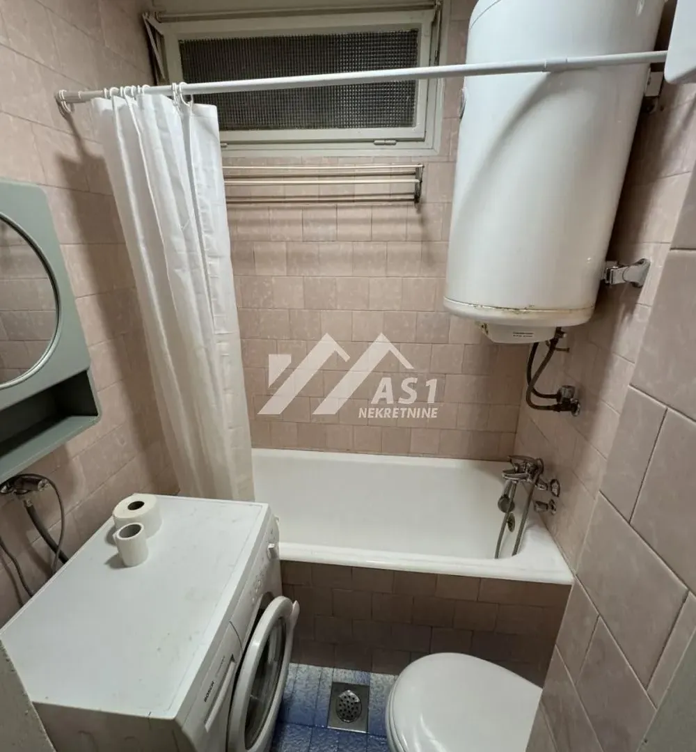 Izdavanje, dvosoban stan, 64m², Bulevar Oslobodjenja, Novi Sad Sve Podlokacije