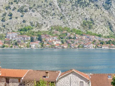 Izdavanje, dvosoban stan, 85m², Muo, Kotor - image 11