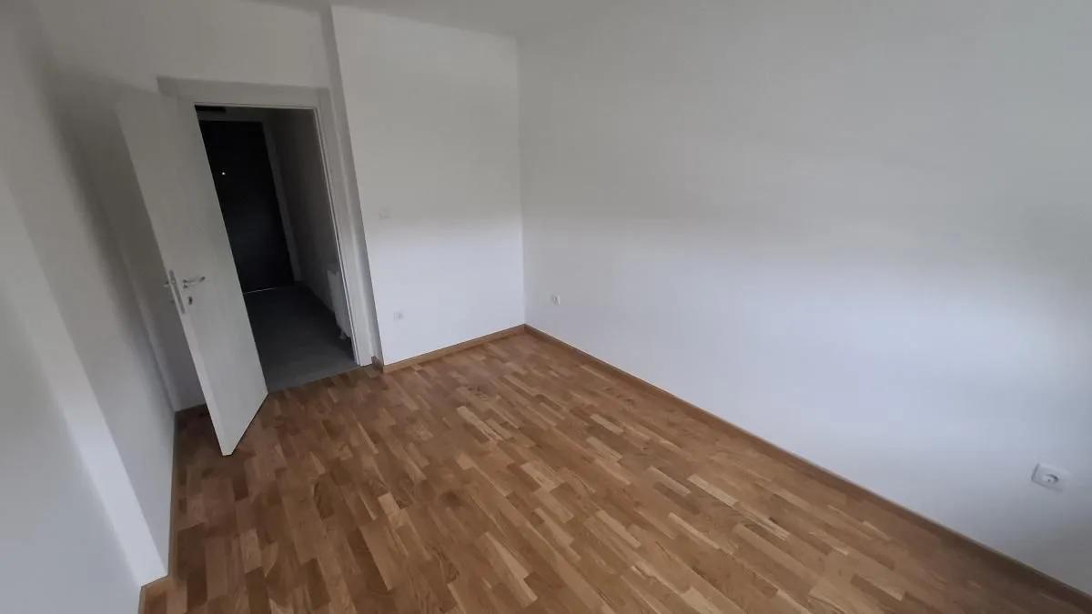 Izdavanje, trosoban stan, 75m², Petrovaradin, Novi Sad
