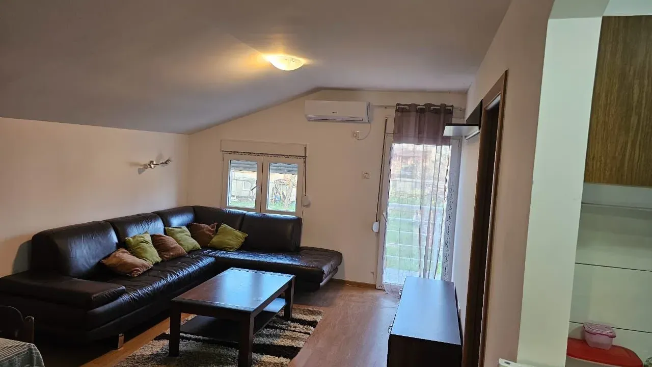 Izdavanje, jednosoban stan, 49m², Stari Aerodrom, Podgorica