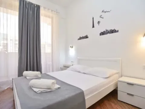 Izdavanje, jednosoban stan, 45m², Centar, Budva - image 5