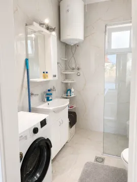 Izdavanje, kuća, 100m², Golubovci, Podgorica - image 10