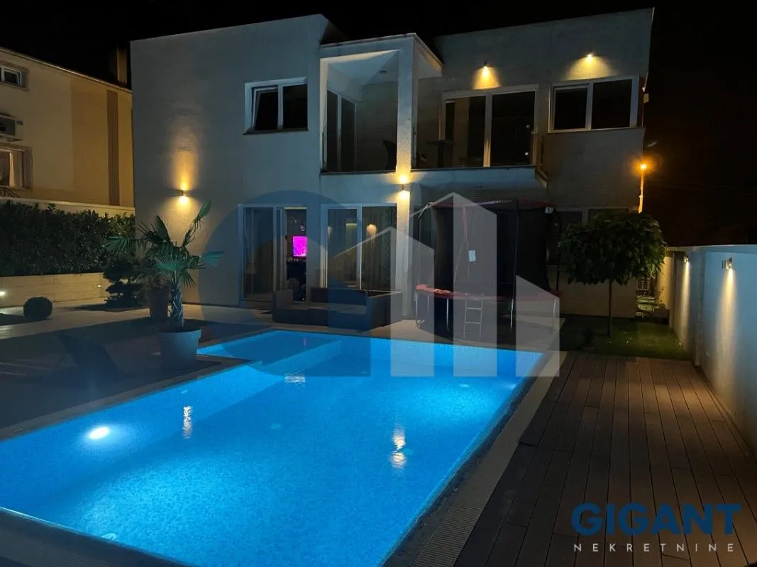 Prodaja, kuća, 252m², Miljakovac, Rakovica