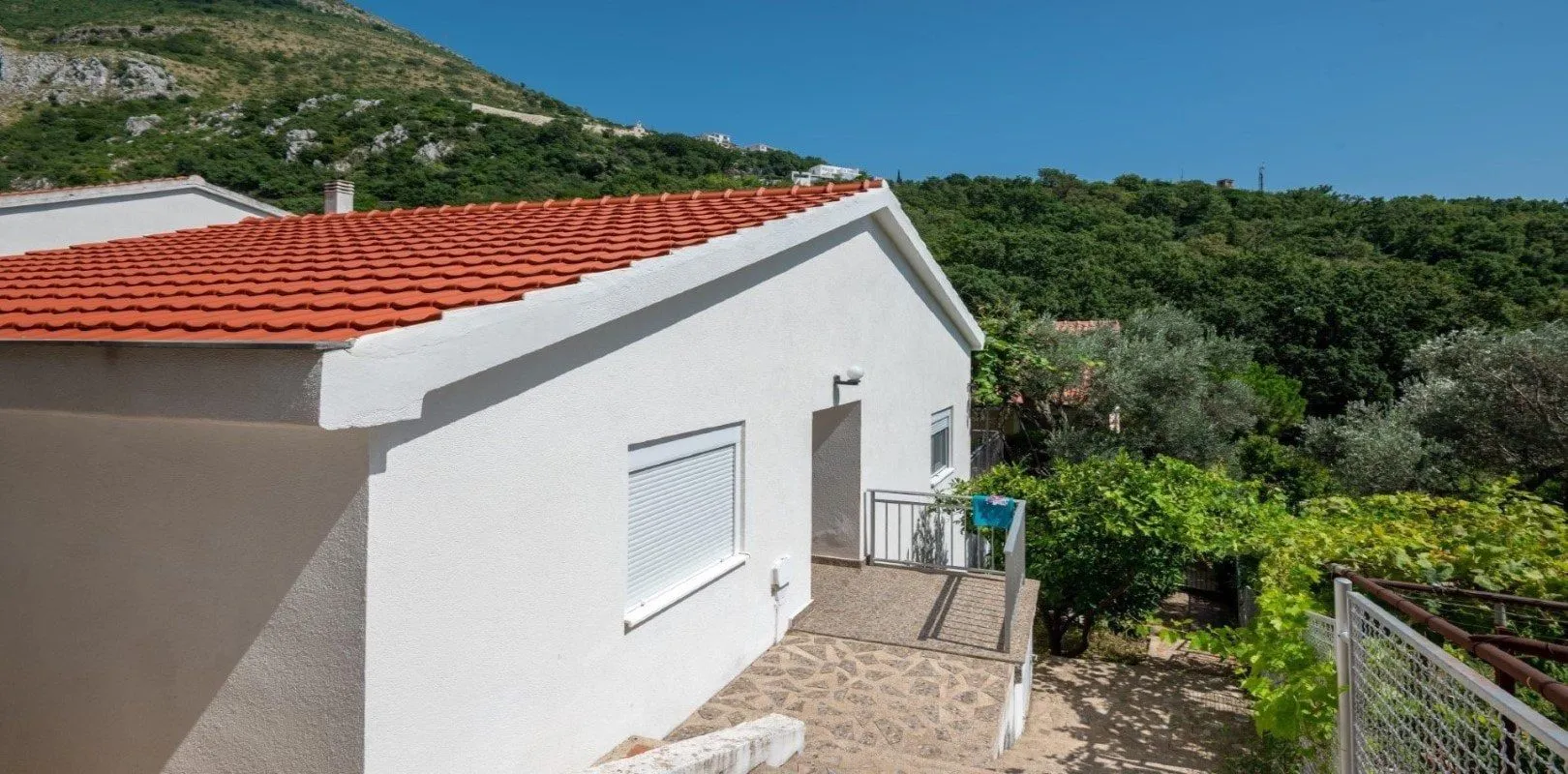 Sale, house, 90m², Rijeka Reževići, Budva