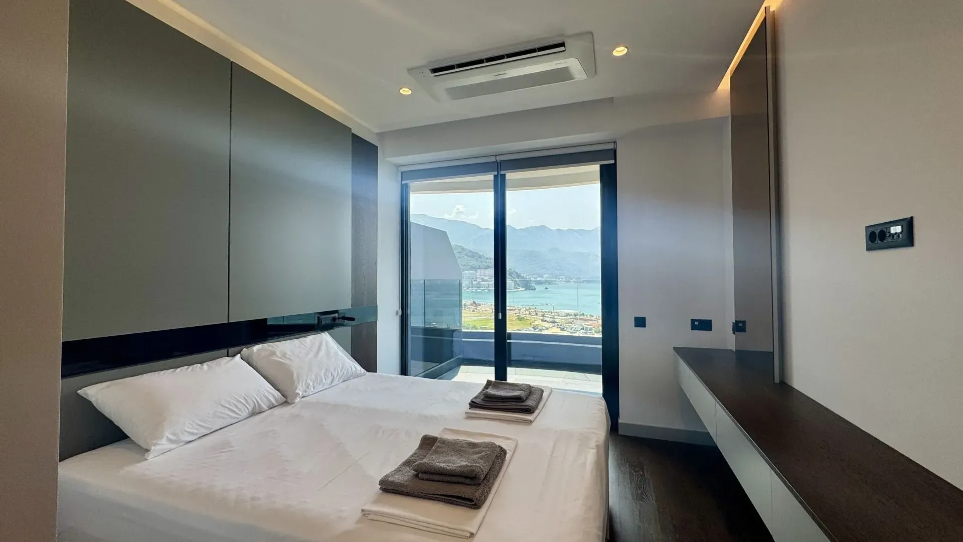 Sale, two bedroom apartment, 116m², Bečići, Budva