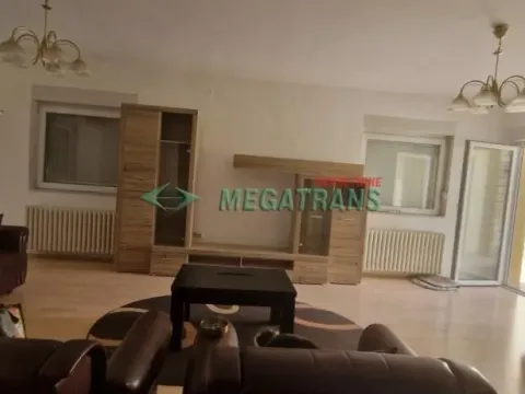 Izdavanje, kuća, 220m², Petrovaradin, Novi Sad - image 2