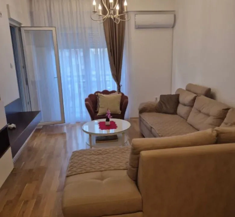 Izdavanje, dvosoban stan, 70m², Ljubović, Podgorica