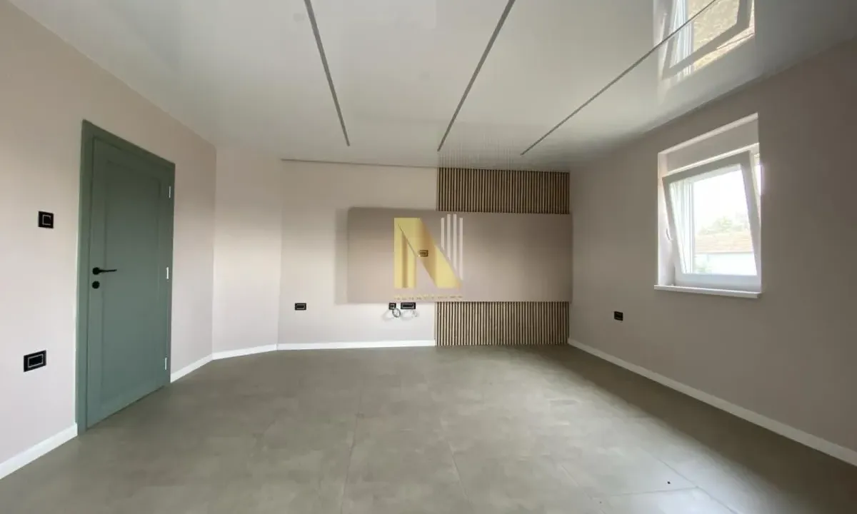 Sale, house, 260m², Veternik, Novi Sad Sve Podlokacije