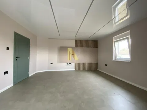 Prodaja, kuća, 260m², Veternik, Novi Sad Sve Podlokacije