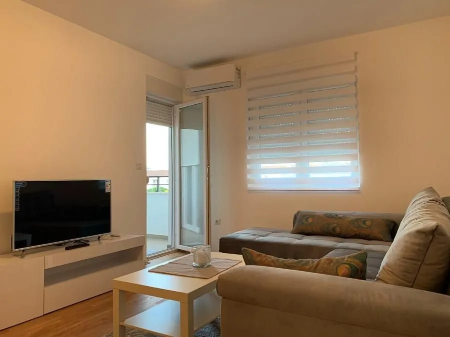 Rent, one bedroom apartment, 48m², Stari Aerodrom, Podgorica