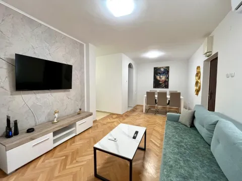 Prodaja, trosoban stan, 80m², Budva, Crna Gora - image 12