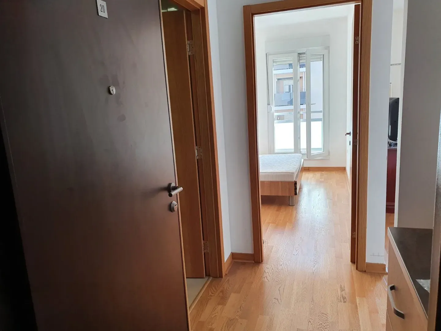 Izdavanje, dvosoban stan, 46m², City Kvart, Podgorica
